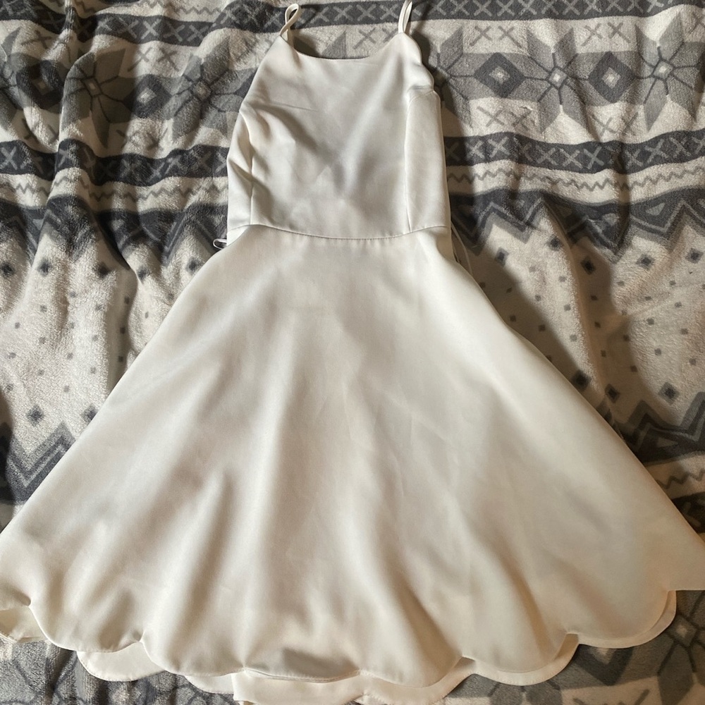 Lulus white flowy cross back tie dress